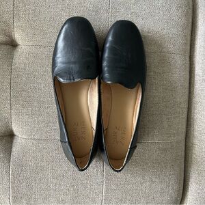 Naturalizer Black Loafers. Soft leather with flexible sole. Size 7.5. EU 37.5